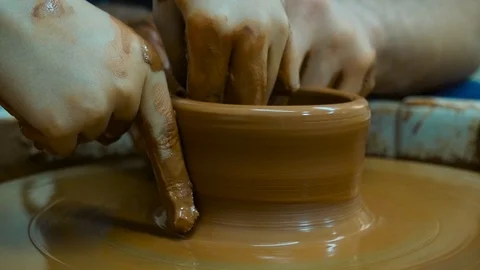 The process of creating an earthenware cup 스톡 동영상 97656776