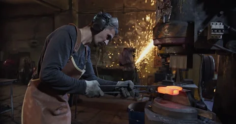 The process of creating a product in the forge Видео 144519136