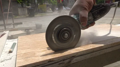 The process of cutting terracotta using grinders 動画素材 91246630