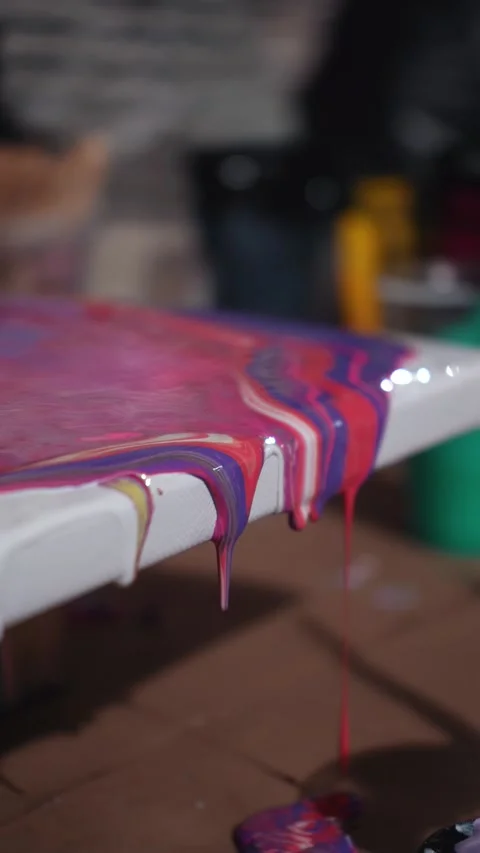 The process of drawing abstract paintings with acrylic Stock-Footage 228980580