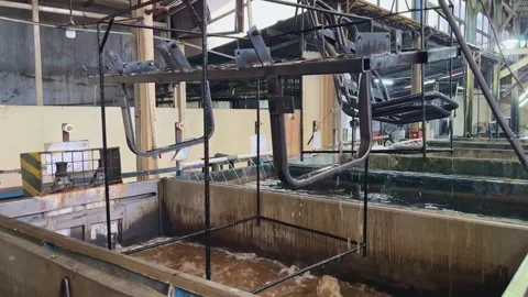 Process of electroplating in industrial facility, slow motion Video stock 289109032