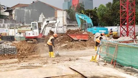 The process of excavating soil in construction Stock Footage 207707092