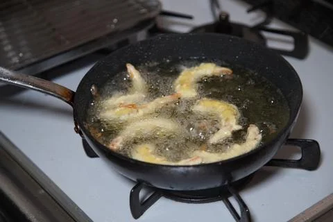 The process of frying shrimp Foto stock