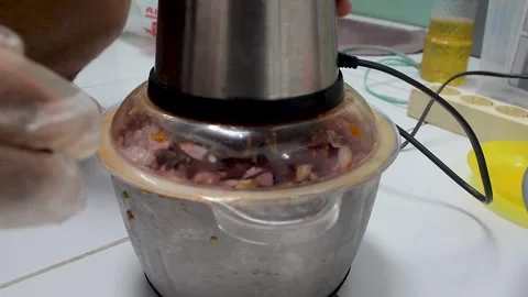 The process of grinding chilies Vídeo Stock 276152666