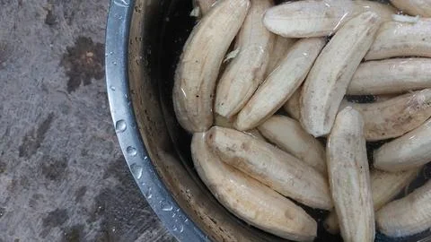 The process of making banana chips Stock-Fotos
