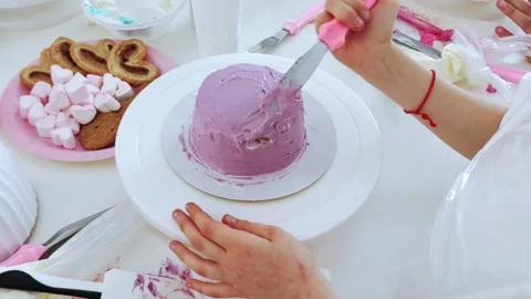 The process of making bento cake children hand. Children birthday party. Stockbeeldmateriaal 273098284