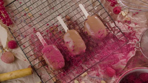 The process of making a cake. The pastry chef decorates the cake Stock Footage 168805663