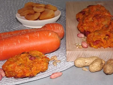The process of making carrot cookies with the addition of dried apricots 写真素材