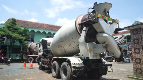 The process of making cement mixture with a cement mixer truck or mill car Video stock 236614352