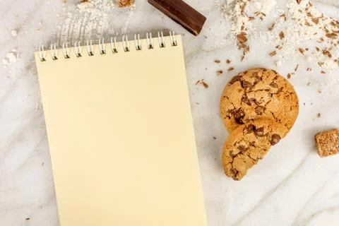 Process of making chocolate chips cookies, with copyspace Foto stock