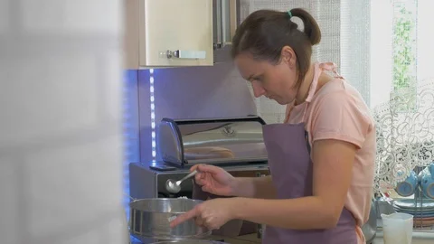 The process of making cupcakes! Stock-Footage 112141046