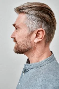 Process of making custom earmolds and earplugs for adult patient in hearing.. Fotos Stock