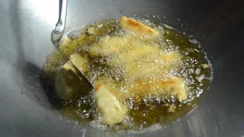 The process of making fried bananas Video stock 145122817