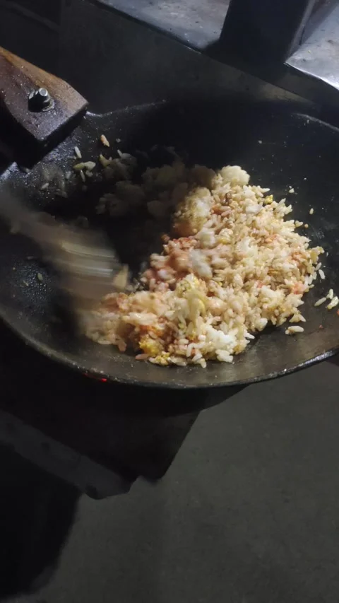 The Process of Making Indonesian Fried Rice 库存影片 342775644