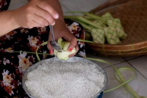 The process of making ketupat.  Foto stock