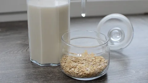 Process of making oat milk Stock-Footage 89726456