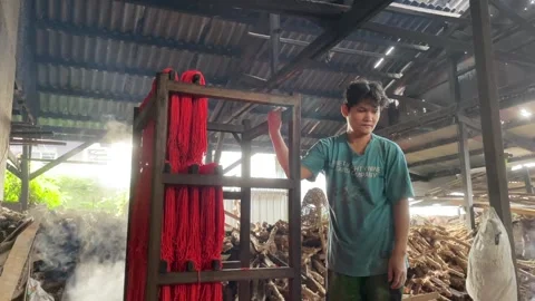 The process of making red noodles, a traditional Indonesian food Video stock 291279182