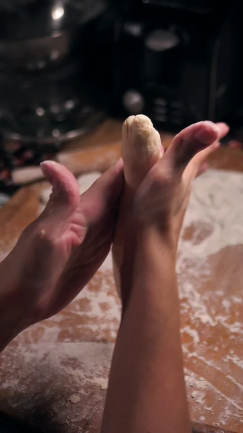 The process of making shell pasta with filling, ravioli, tortellini, dumplings Stock Footage 287951101