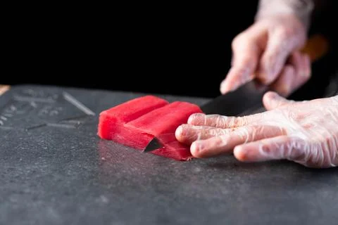 The process of making sushi by the chef Foto stock