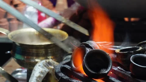 The process of making Tandoori Chai Vídeo Stock 326331841