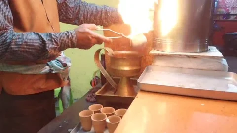 The process of making tandoori tea. Stock Footage 171149327