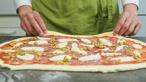 Process of making tasty pizza rolls. 스톡 동영상 169798225