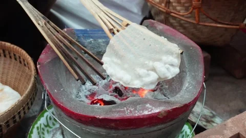 Process of making traditional Thai giant rice cracker Vídeo Stock 255819029