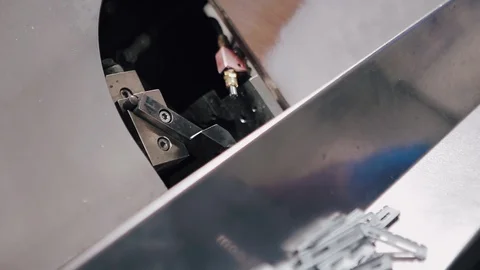 Process of manufacturing a remote frame for plastic windows 库存影片 129384324