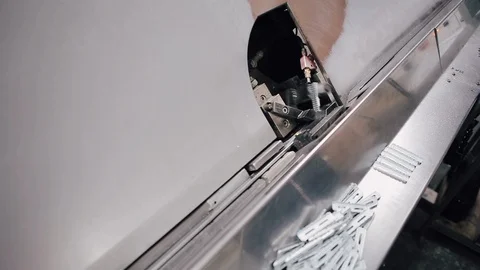 Process of manufacturing a remote frame for plastic windows 库存影片 129384418