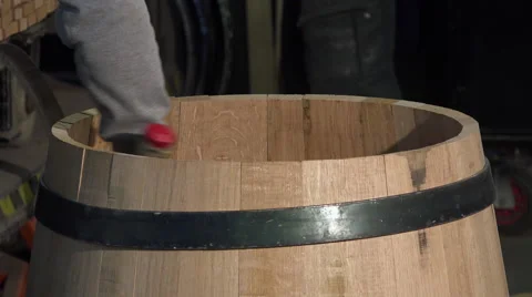 Process of manufacturing wine barrels 스톡 동영상 56916976