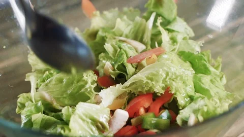 Process of Mixing Freshly Made, Vegetable Salad Vidéo 108353257