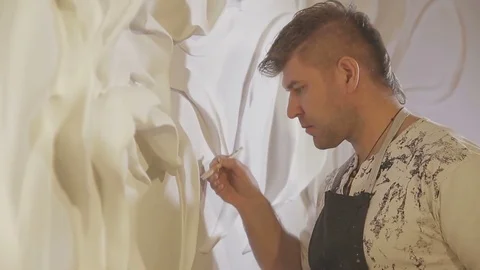 The process of molding stucco and bas-relief on the wall 库存影片 73363712