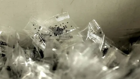 Process of package to mini bags Video stock 69776049