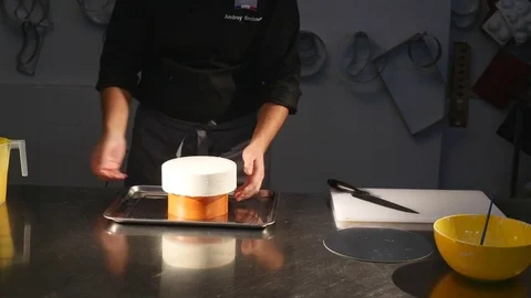 The process of pouring glaze on the cake Stock Footage 82440100
