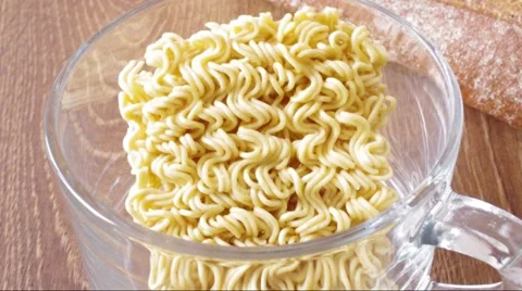 The process of preparation of the instant noodles Video stock 47086550