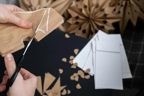 Process of preparing for Christmas star and New Year eve. 3D craft bag 스톡 사진