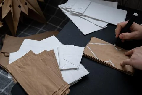 Process of preparing for Christmas star and New Year eve. 3D craft bag 스톡 사진