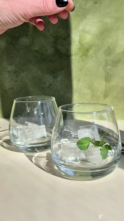 The process of preparing cold lemonade Video stock 304793425