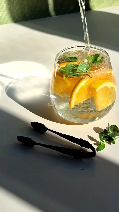 The process of preparing cold lemonade Stock Footage 304793707