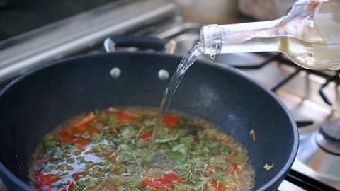 Process of preparing sauce with white wine Video stock 77416319