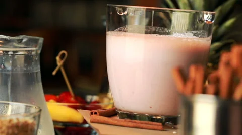 The process of preparing a summer cocktail Stock-Footage 64405098