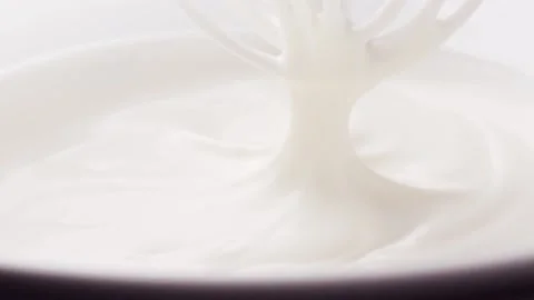 The process of preparing white cream for dessert Vídeo Stock 159058247