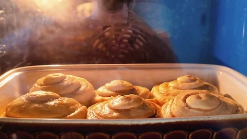 The process of raising the dough in the oven when baking bread Видео 337257227