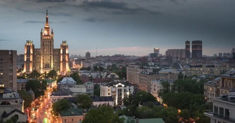The process of switching on street lighting in Moscow 스톡 동영상 131669965