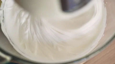 The process of whipping protein in a food processor for baking. Vídeo Stock 132087001