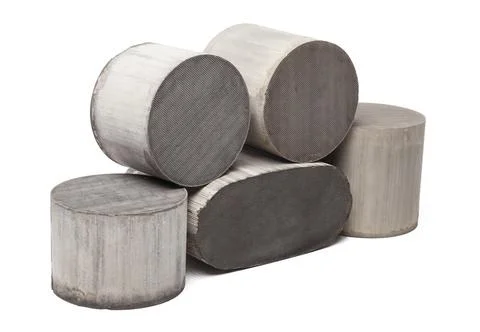 Processing and acceptance of non-ferrous metals. Six round and oval ceramic c 库存照片