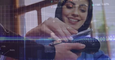 Processing contactless smartphone payment at checkout with terminal and Foto stock