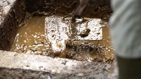 Processing of cow dung to become biogas which is environmentally friendly 스톡 동영상 233236941