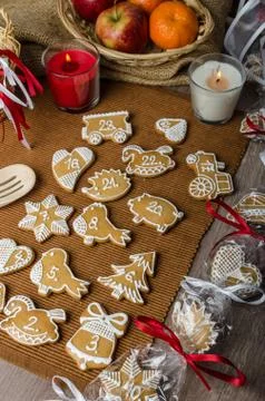 Processing of gingerbread advent calendar Foto stock