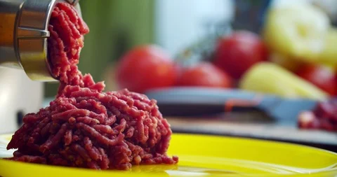 Processing lard or meat in minced meat on a huge meat grinder at a meat factory Vídeos de archivo 113888563